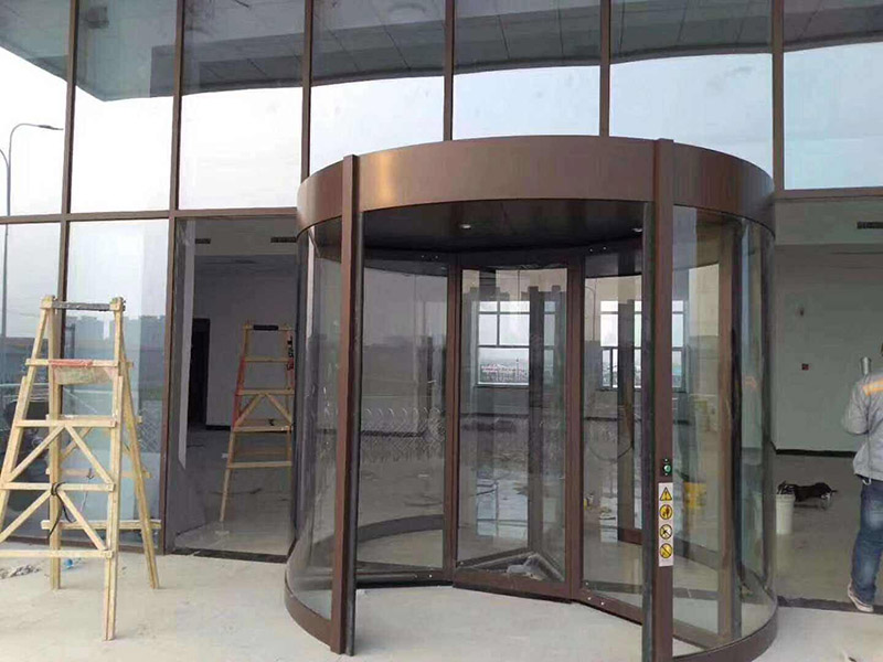 杭州旋轉(zhuǎn)門(mén)廠(chǎng)家哪家靠譜,杭州旋轉(zhuǎn)門(mén)廠(chǎng)家的安裝費(fèi)怎么算